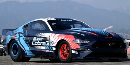 Stationary Super Cobra Jet 1800